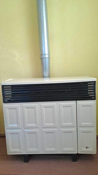 Vând convector pe gaz  - funcționează și arată foarte bine