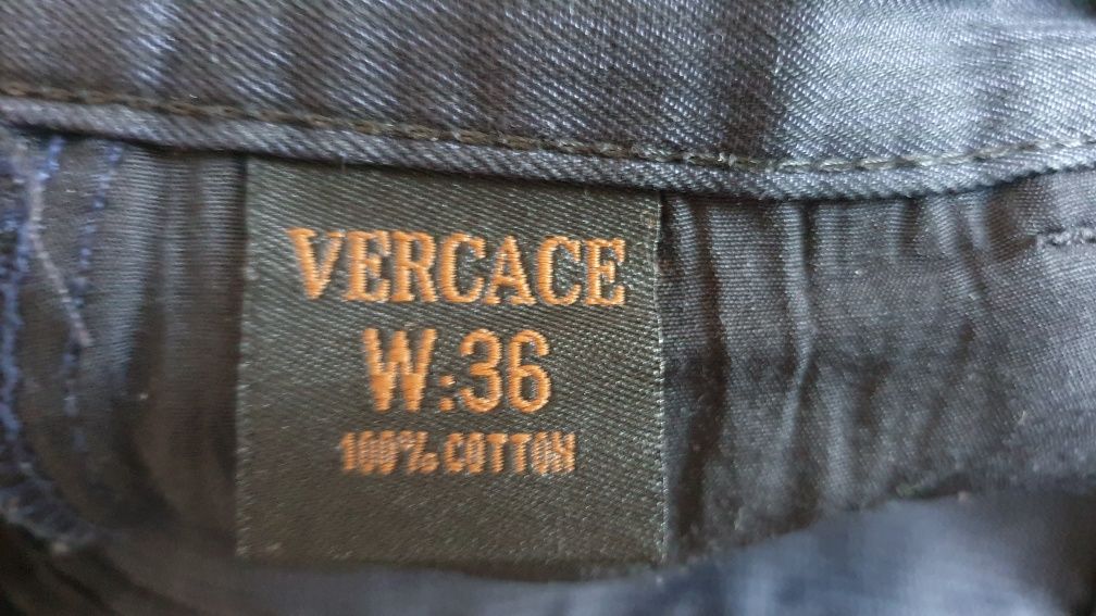 Осенние джинсы Versace