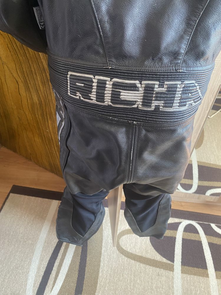 Цял мото екип RICHA