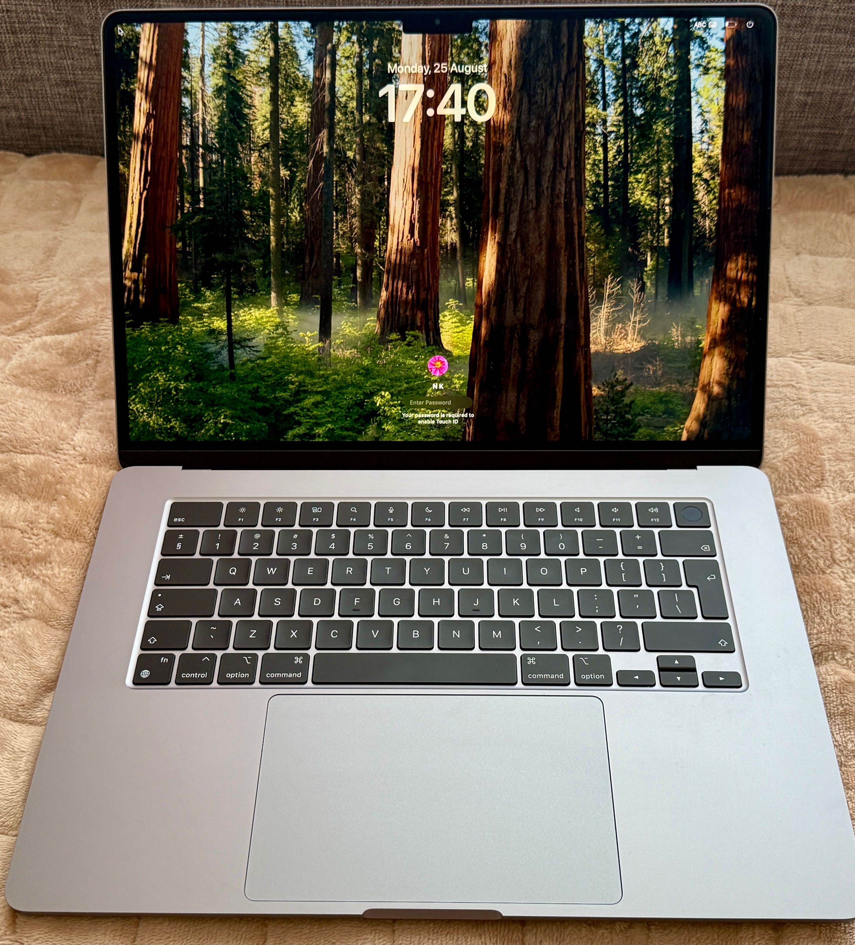 Apple Macbook Air 15" 2023 M2, 256GB - на 9 зареждания