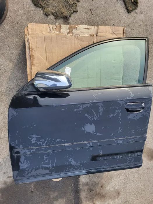 Usa stanga fata complecta fara oglinda pentru Audi A3 din  2006