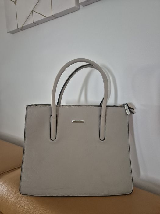 Vand genți ca noi,deosebite,elegante,de firma, unele piele natural
