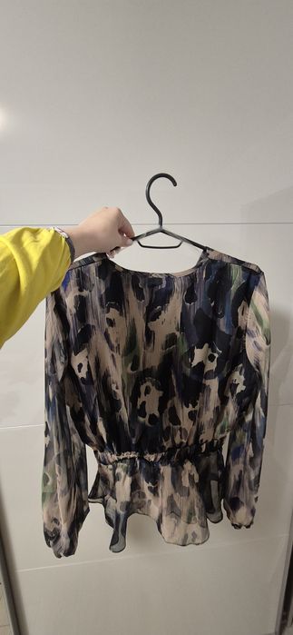 Bluza imprimeu abstract