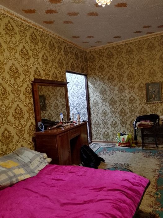 Продам чиланзар 14.  Одна комнатная.  Балкон 2*4