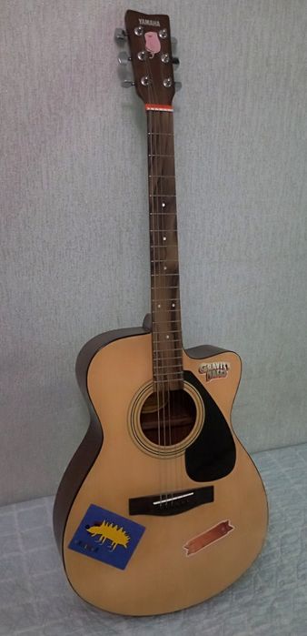 Акустическая гитара Yamaha FS 100C