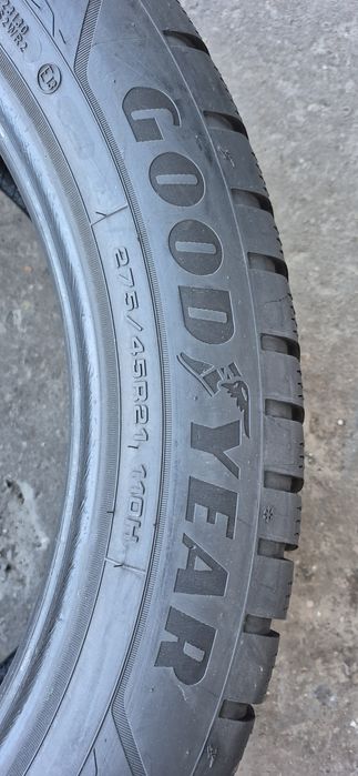 4 anvelope iarna Goodyear 275/45/21.Pretul este pe bucata