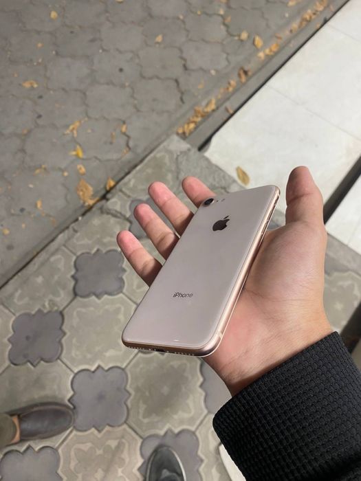 iphone 8 rangi;gold