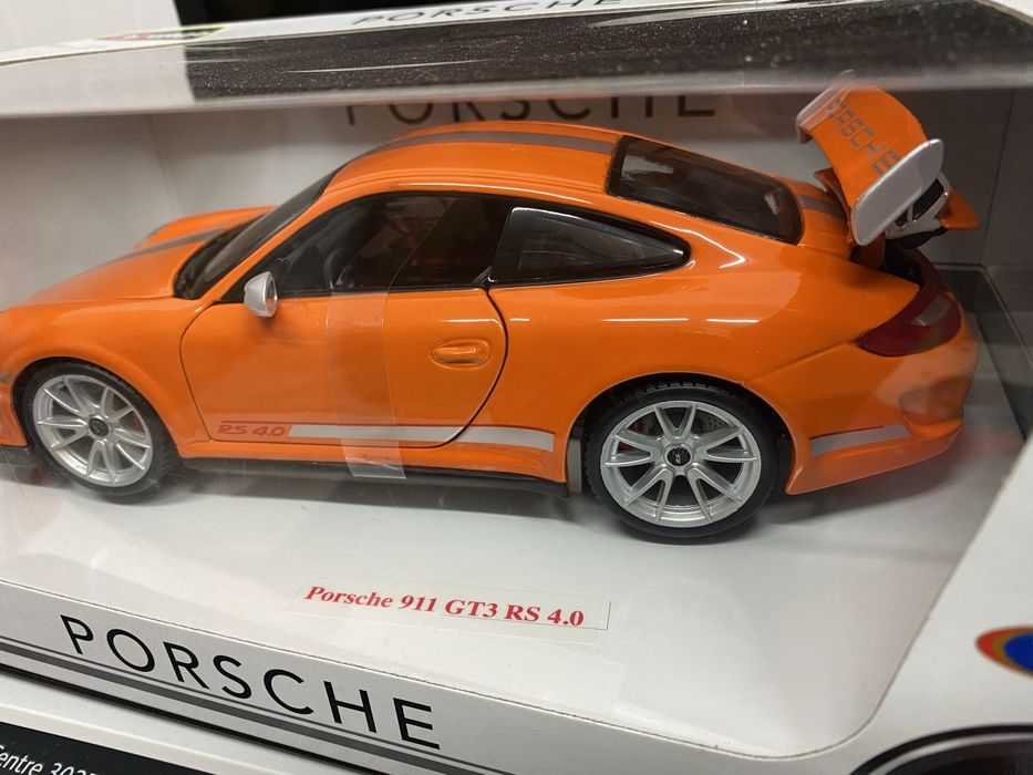 PORSCHE 911 GT3 RS 4.0 machetă auto scara 1:18 BBURAGO