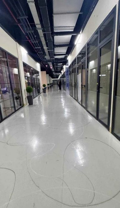 Ibn Sino STROYMART. -1 etaj 17m² Srochna sotiladi!!