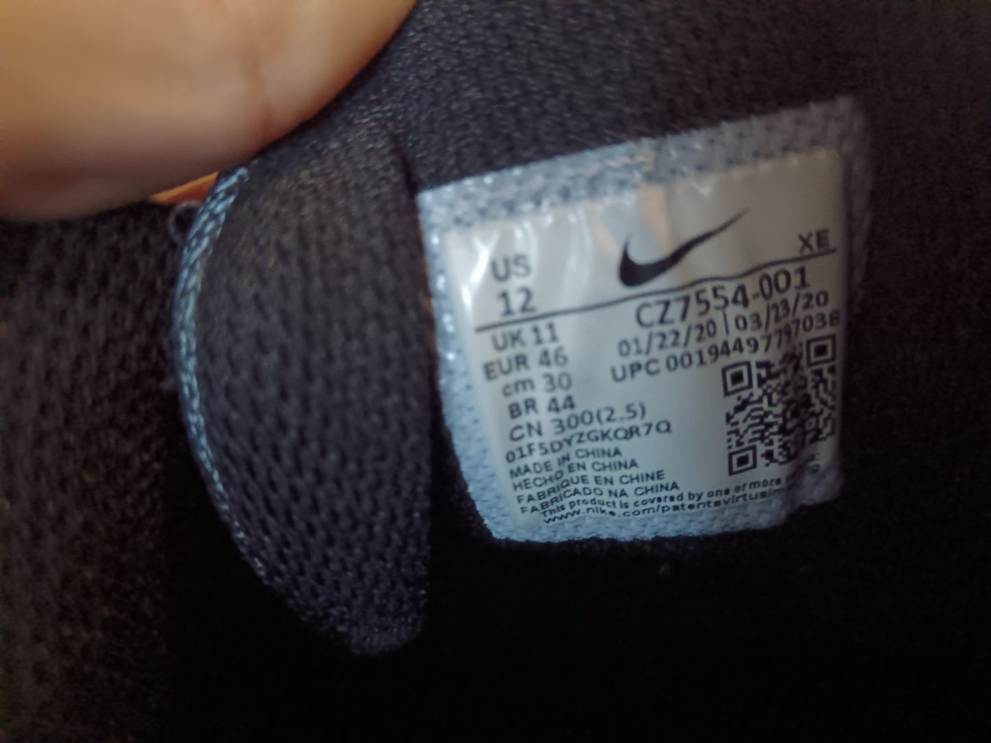 vând papuci Nike Air max putin folositi