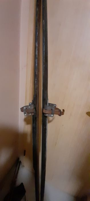 Ретро дървени ски. Марко Костурков ЕМ КА