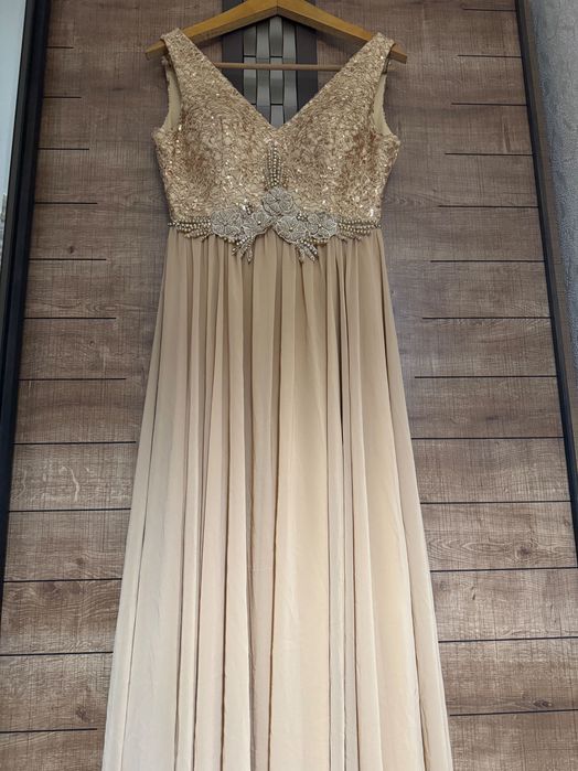 Дълга официална рокля