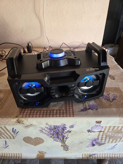 Vând boxă cu Bluetooth