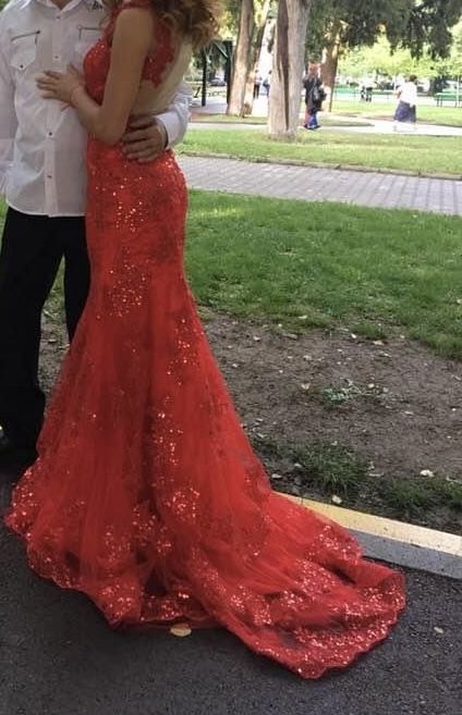 Официална рокля