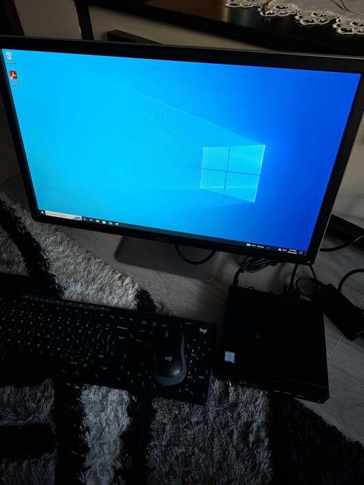 Vand calculator: unitate ,monitor ,mouse si tastatura