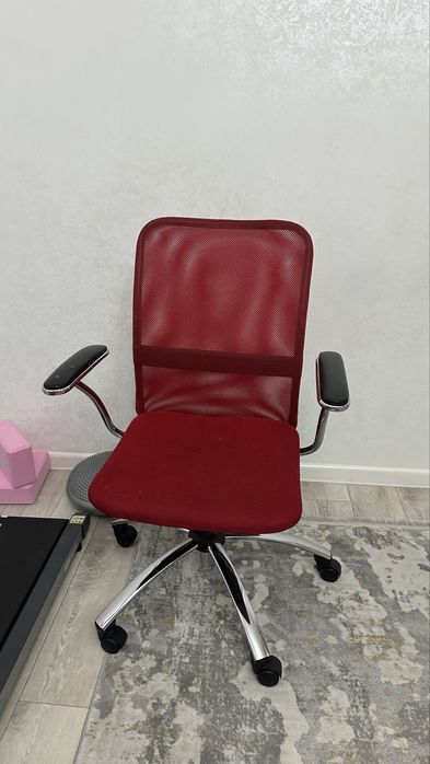 Компьютерное кресло