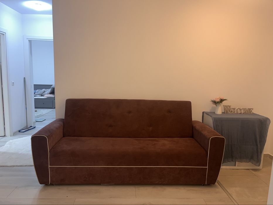 Canapea extensibilă, stare foarte bună, comodă și spațioasă