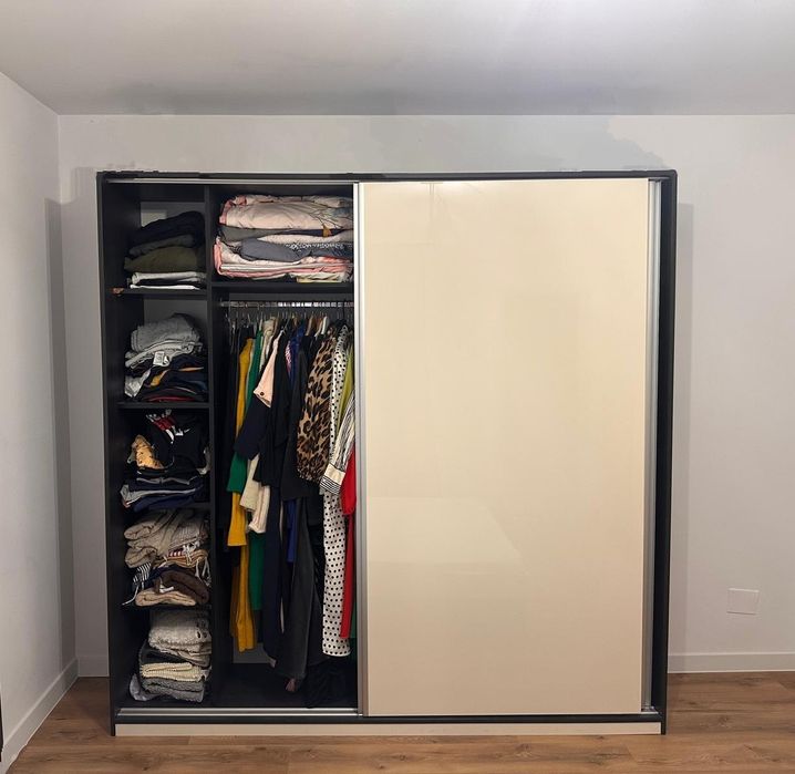 Mobilier dormitor ( pat 160*200 + dulap 220*220*50 )