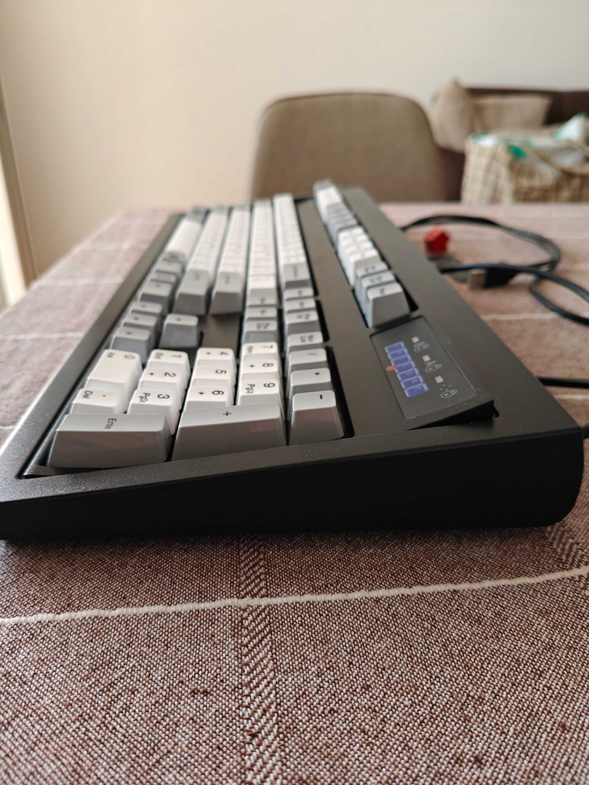 Механична клавиатура Unicomp New Model M