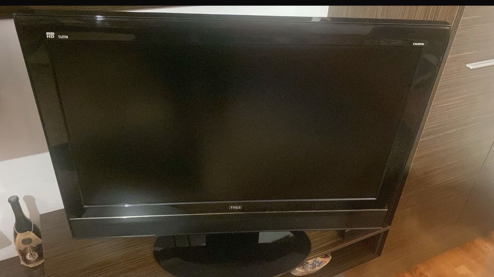 Tv Thes 42 inch , Full HD