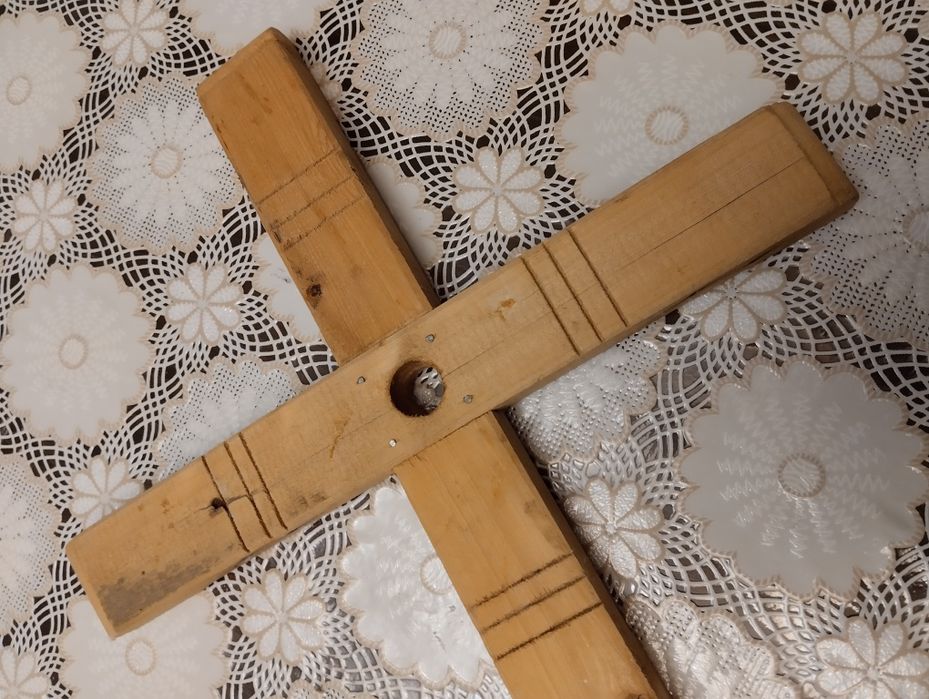 Дървена кръстачка за натурална елха