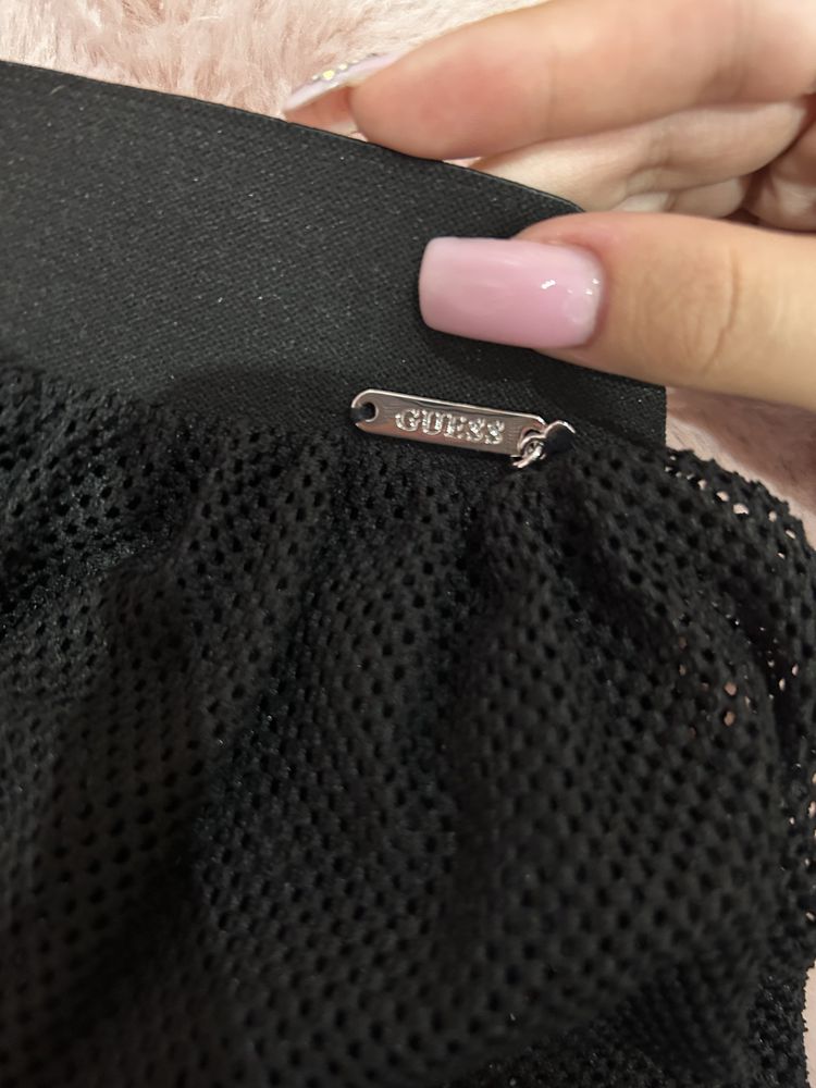 Пола на марката Guess