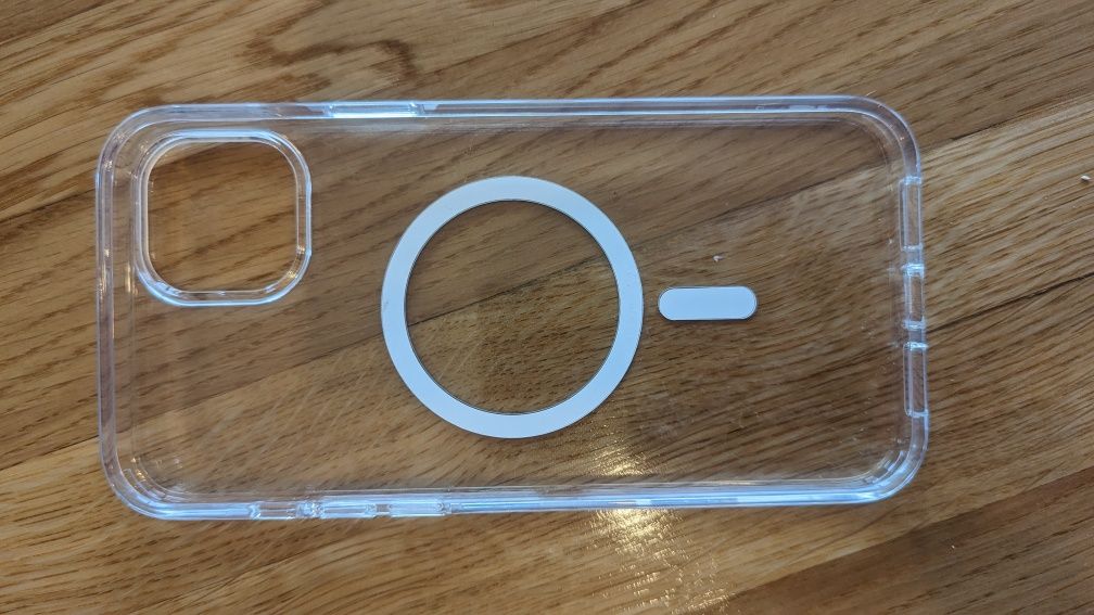 Husa iPhone 14 Pro transparenta cu Magsafe