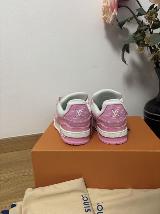 Lv trainers pink