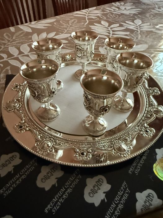 Набор блюдо и стаканчики