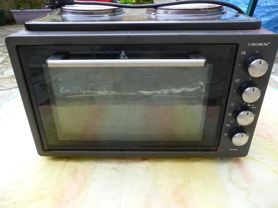 Мини фурна с два котлона "Crоwn"