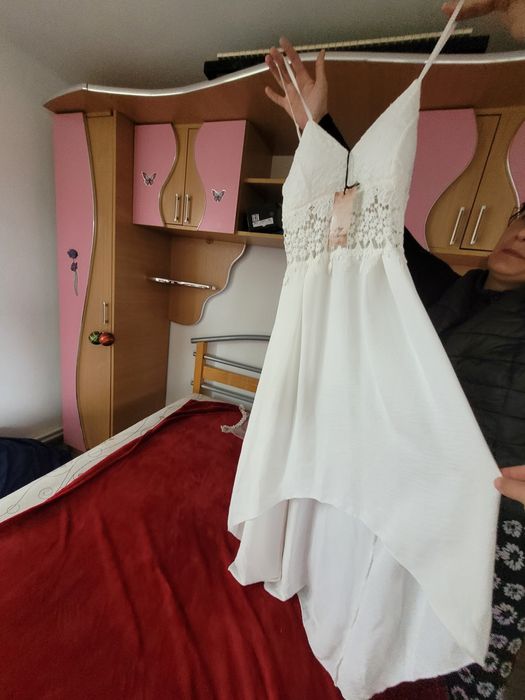 Rochie alba cu trena mărimea xs