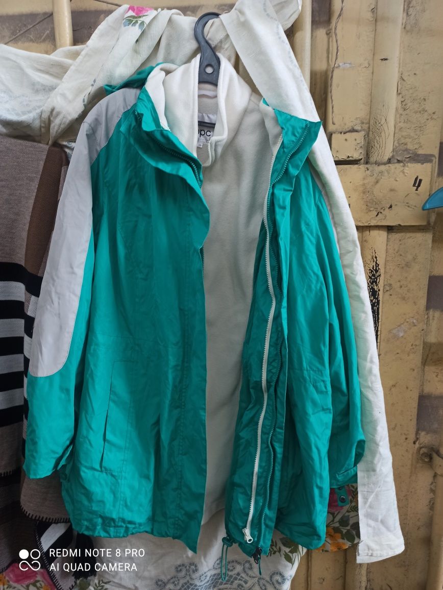 Продам женскую куртку демисезонная  размер 56 новая производство Герма