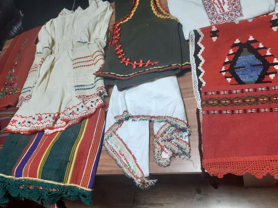 Стари  и автентични  части за носии