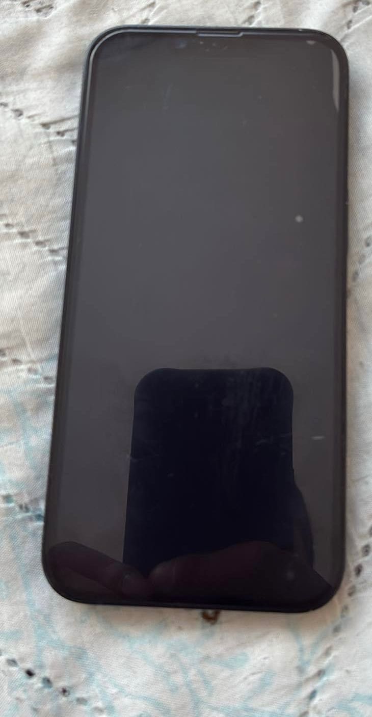 iPhone 14 телефон