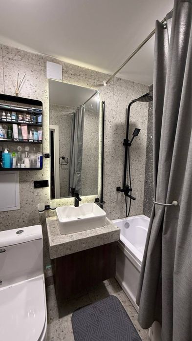 Чиланзар 6.  Парус.  3в4комнатная кирпич.  Евро