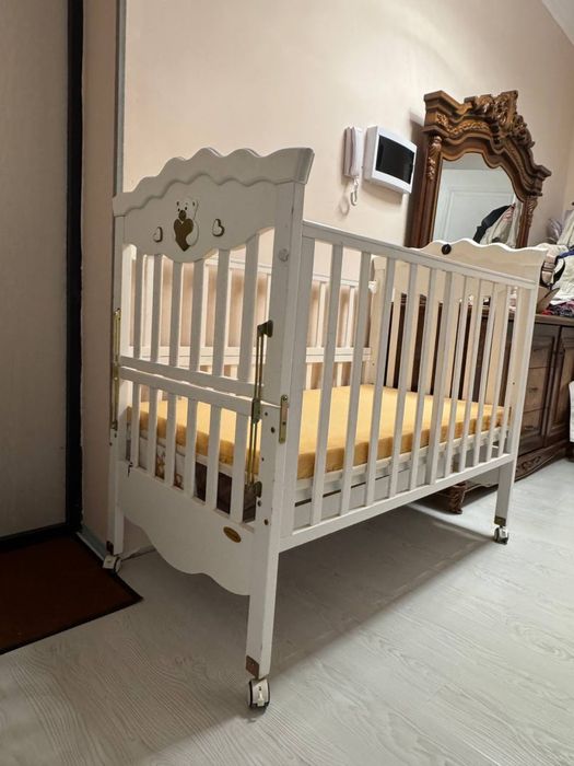 Детская кроватка