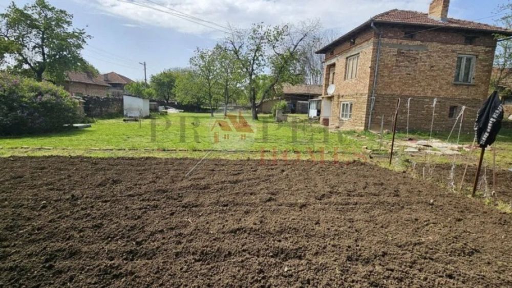 Продажба Къща гр. Павликени - с. Лесичери 80m²