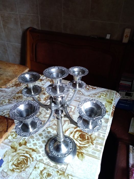 sfeșnic pentru 5 lumanări în perfectă stare înălțime 37 centimetri