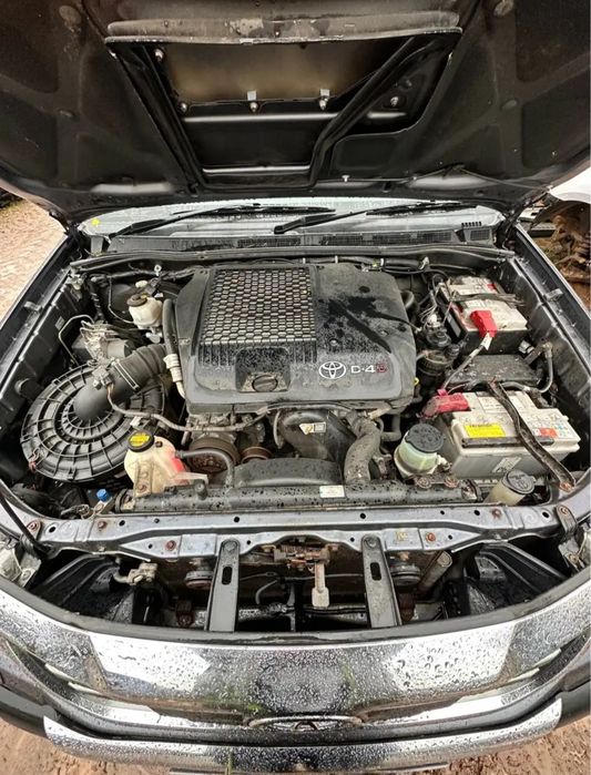 Dezmembrez Toyota Hilux 3.0 Invincible manual 2012-2015 1KD-FTV
