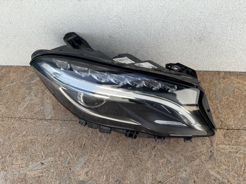 Far dreapta Mercedes GLA W156 Xenon + LED Original Europa