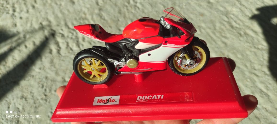 Macheta motocicleta Ducati, 1199, 1:18