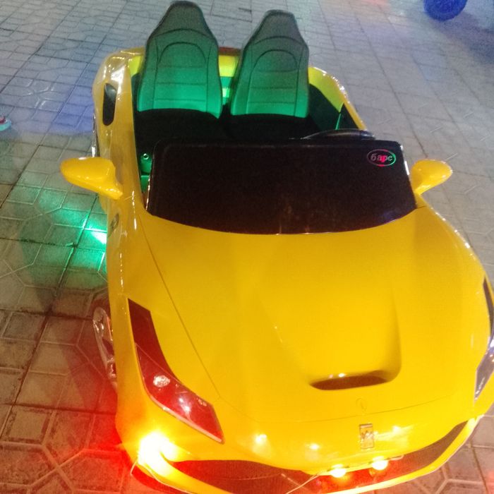 Ferrari f8 bolalar uchun