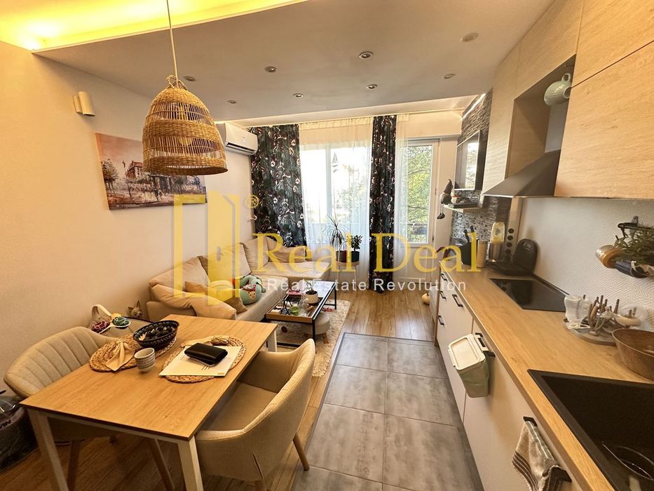 Продава се Тристаен апартамент в София, Толстой - 65 кв.м за 2231 €/кв.м - Снимка #2