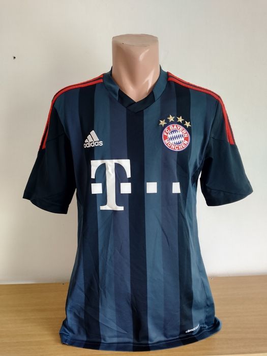 Tricouri Fotbal Germania: Bayern, Nurnberg

Stare: 9/10. Foarte