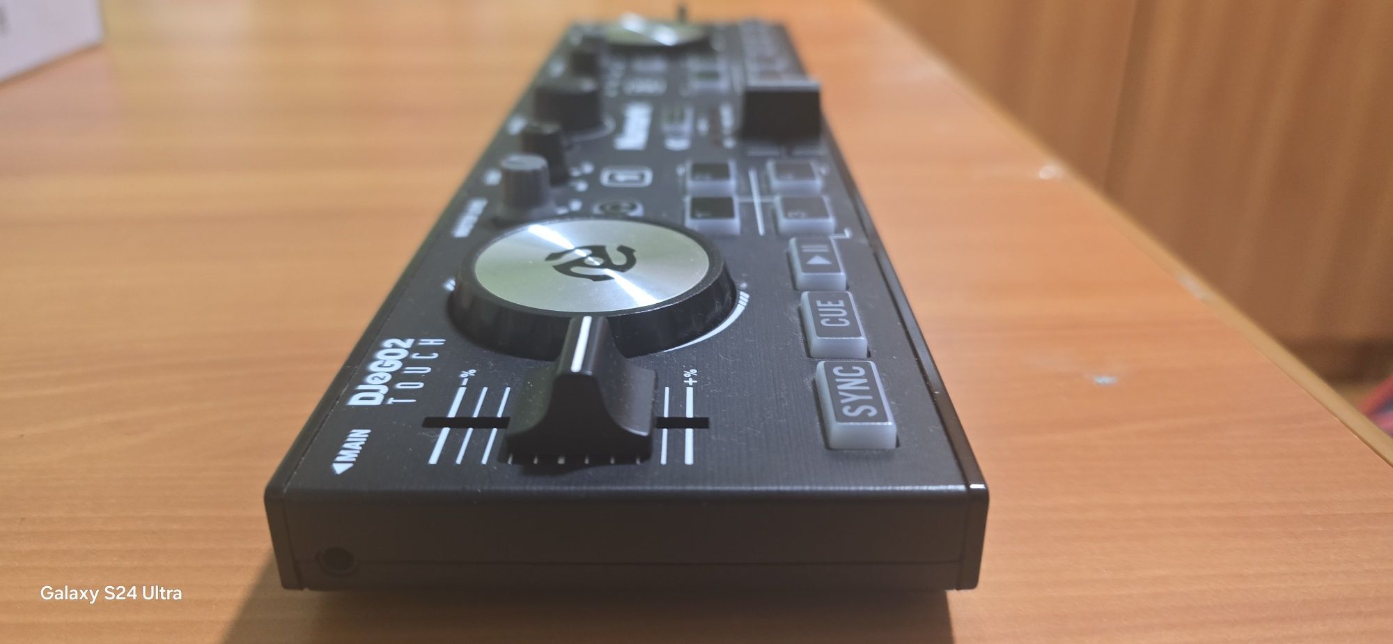 Numark dj2go2 touch