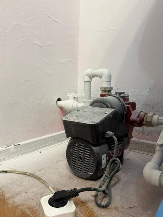 Продам водяной насос (повысительный) — недорого

Продаю водяной насос,