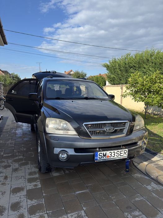 Vând Kia Sorento 2.5