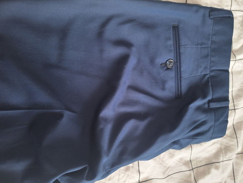 Мъжки костюм за сватба и абитуриентски бал