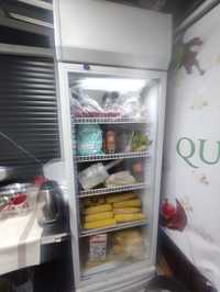Витринный холодильник вертикальный
