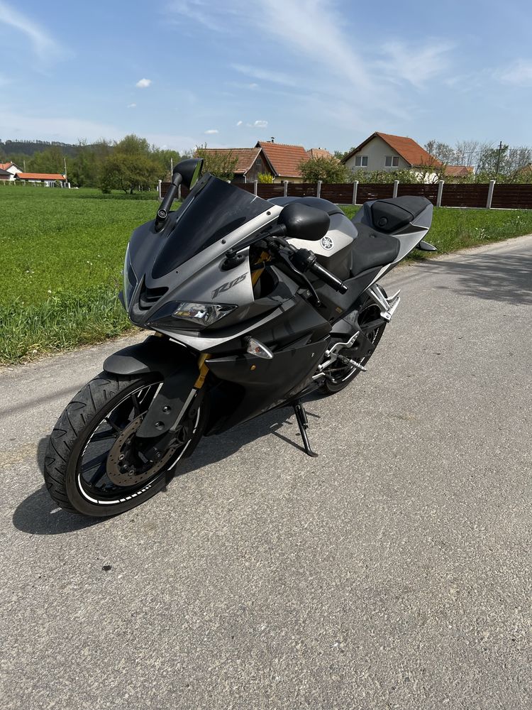 Yamaha yzf r125 2015